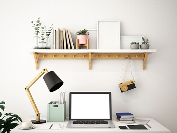 Desk home working remote flexible freelance_crop